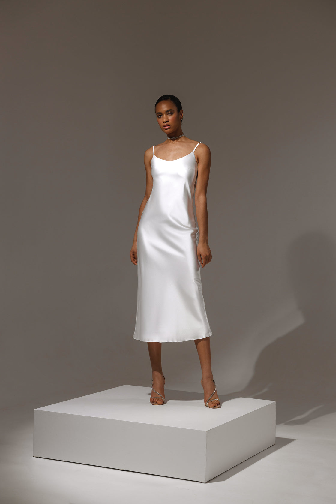 Lotos gown in motion – graceful drape and movement